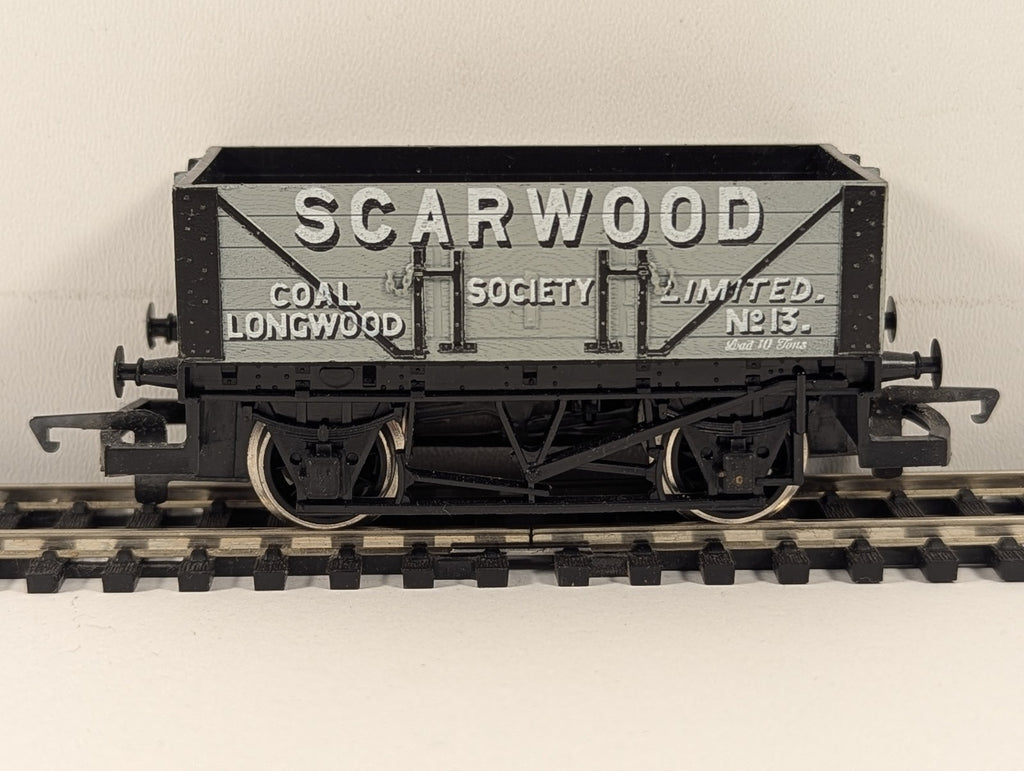 Hornby OO Gauge Scarwood 5-Plank Wagon Goods Wagon 13 Scarwood Coal Society Grey