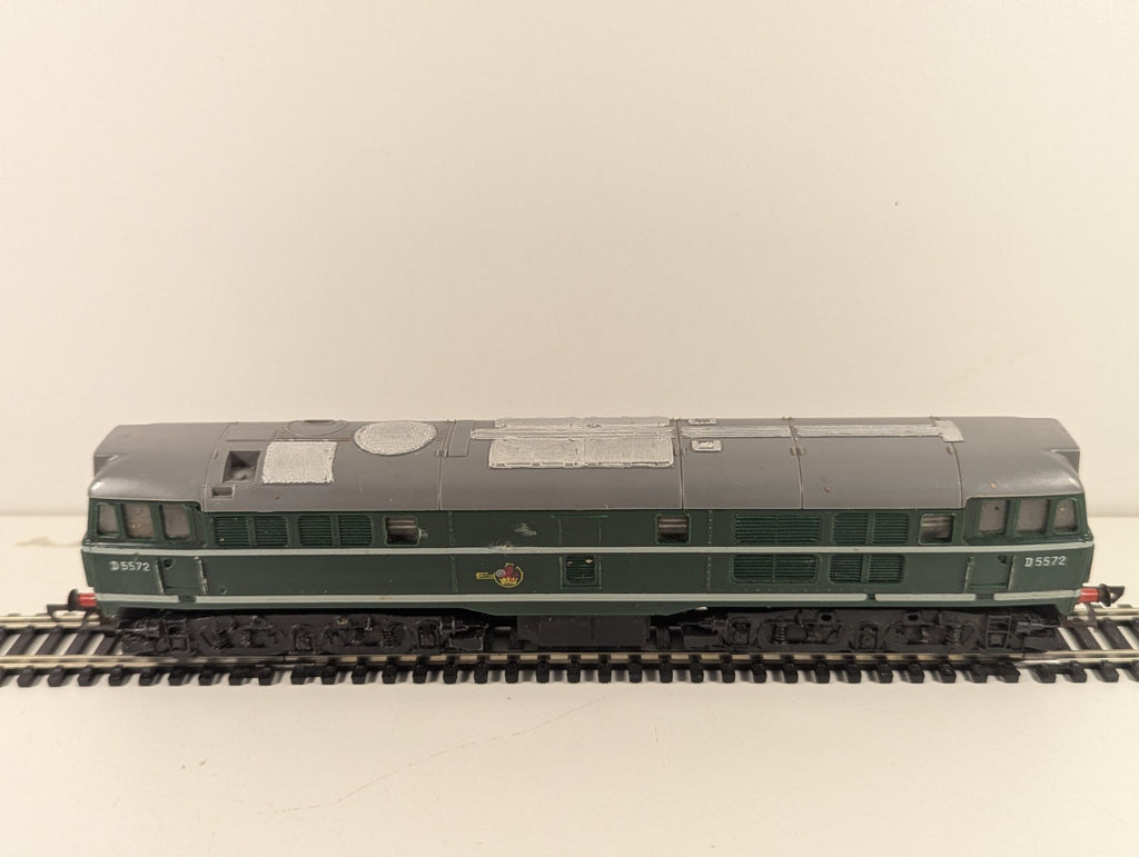 Hornby R357 OO BR Green Class 31 D5572 Repaint