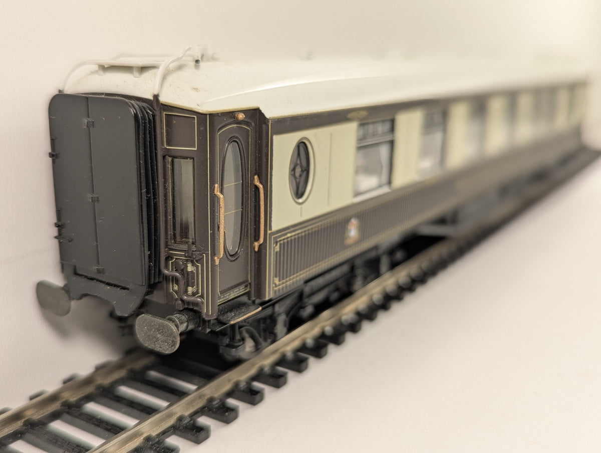 Hornby OO Gauge Pullman 3rd Class Parlour Car 'Car No. 171' Passenger Coach with