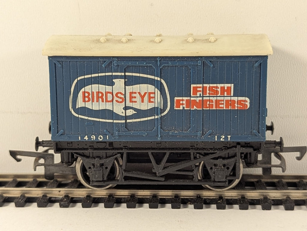 Tri-ang Hornby OO Gauge Birds Eye Insulated Van Goods Wagon 14901