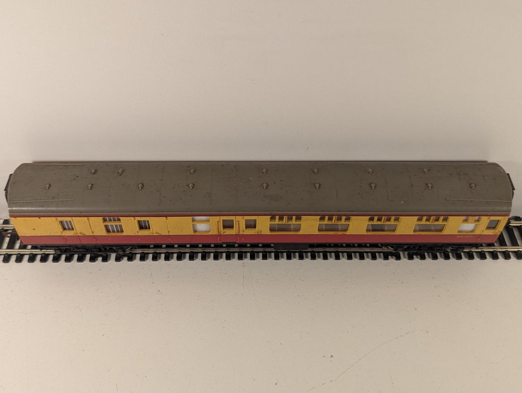 Tri-ang Hornby R627 OO Gauge BR Brake 2nd Coach 34100
