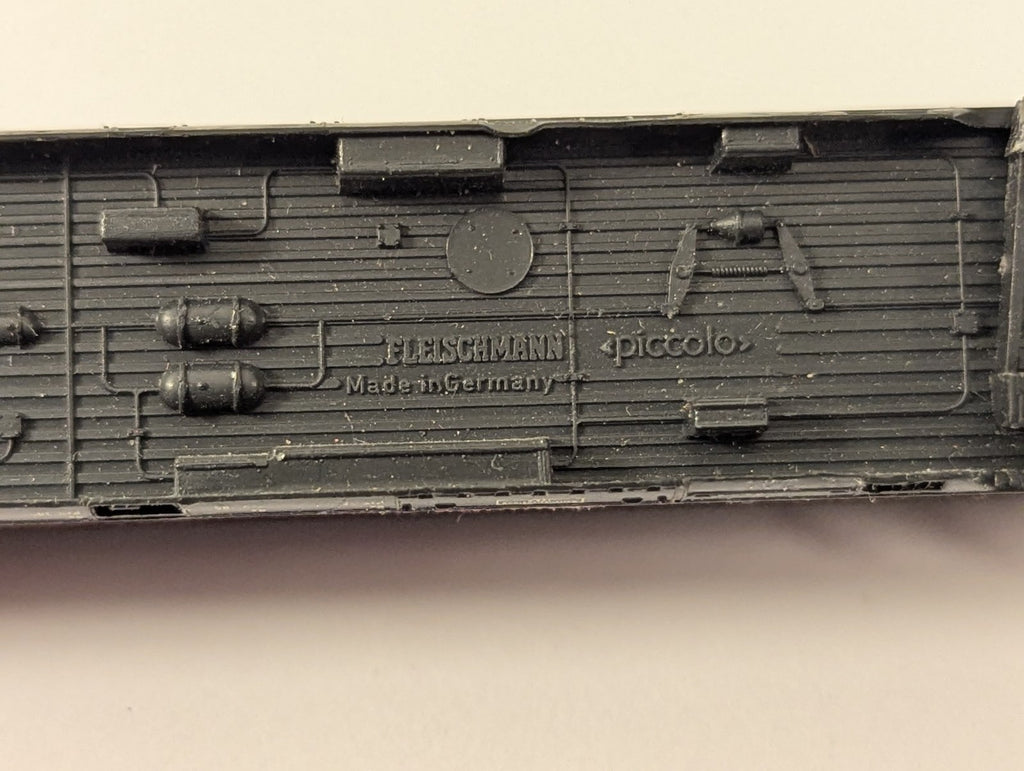 Fleischmann N Gauge 8112 K Speisewagen Dining Car (Missing Coupling)