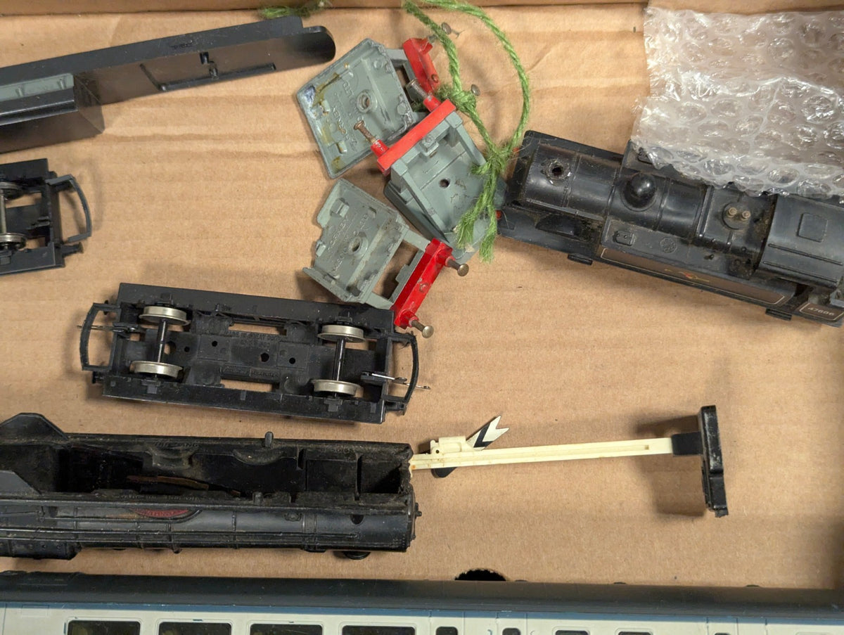 Mixed OO Gauge Model Railway Coaches, Wagons and Accessories Job Lot
