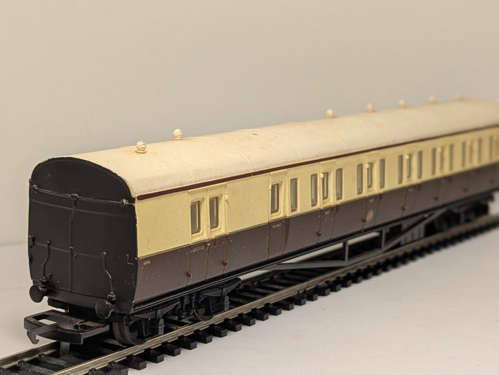 Airfix GWR Suburban B Cornish Riviera Baggage Coach OO Gauge