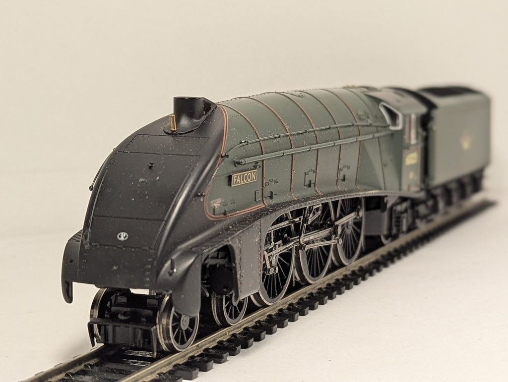 Hornby OO Gauge Class A4 60025 'Falcon' Steam Locomotive BR Green