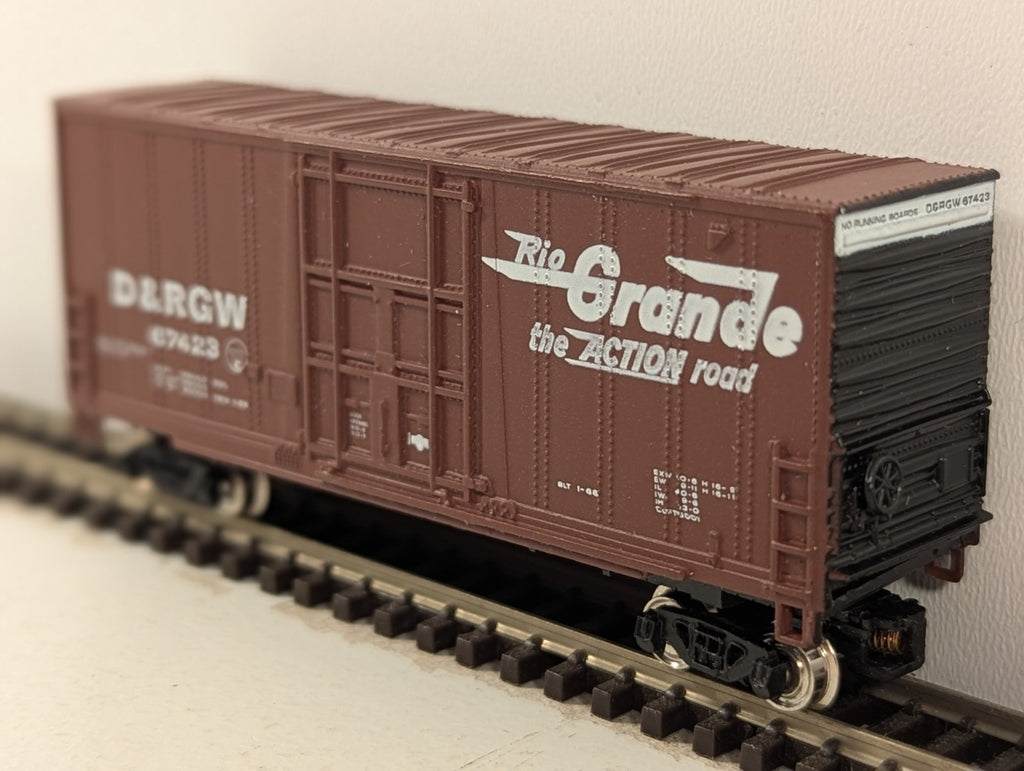 Bachmann N Gauge Denver & Rio Grande Western Hi-Cube Box Car - Missing Coupler