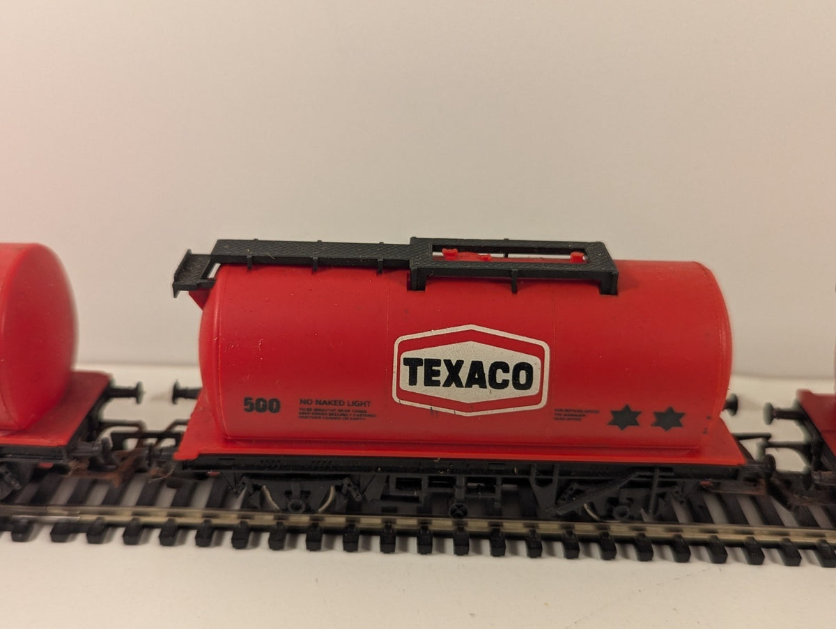 Hornby R184 OO Gauge Texaco Tank Wagon – Rake of 3