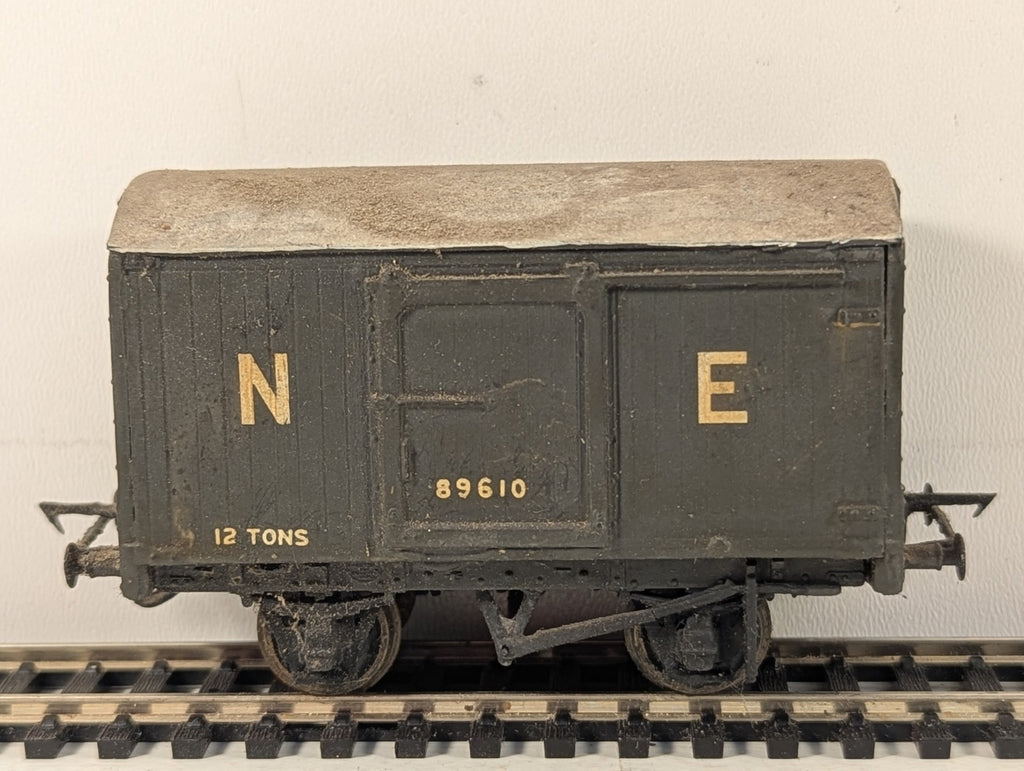 Kit Built OO Gauge LNER 12 Ton Covered Goods Van Goods Wagon 89610 LNER
