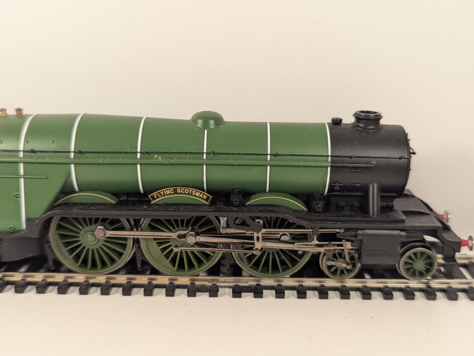 Hornby OO Gauge LNER Class A1 “Flying Scotsman” – LNER Green – DCC Ready