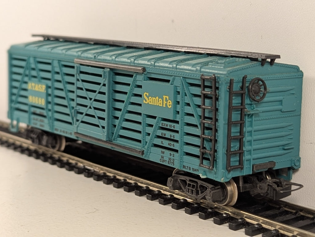 Bachmann HO Gauge 40ft Stock Car AT&SF 80680 Santa Fe Turquoise