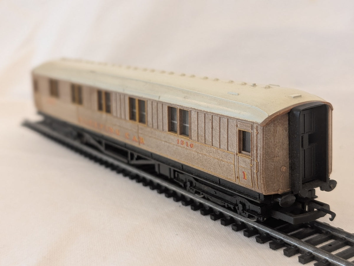 Hornby R430 OO Gauge LNER Sleeping Car No. 1237