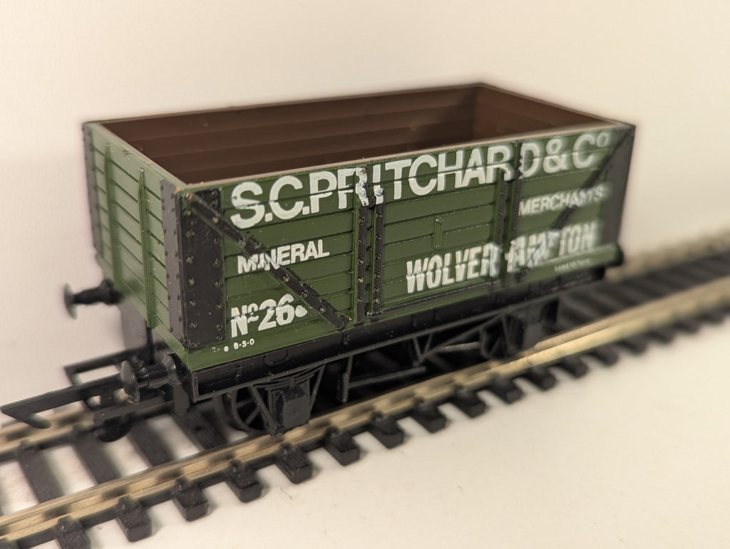 Graham Farish 12112 OO Gauge 7 Plank Wagon – S.C. Pritchard & Co