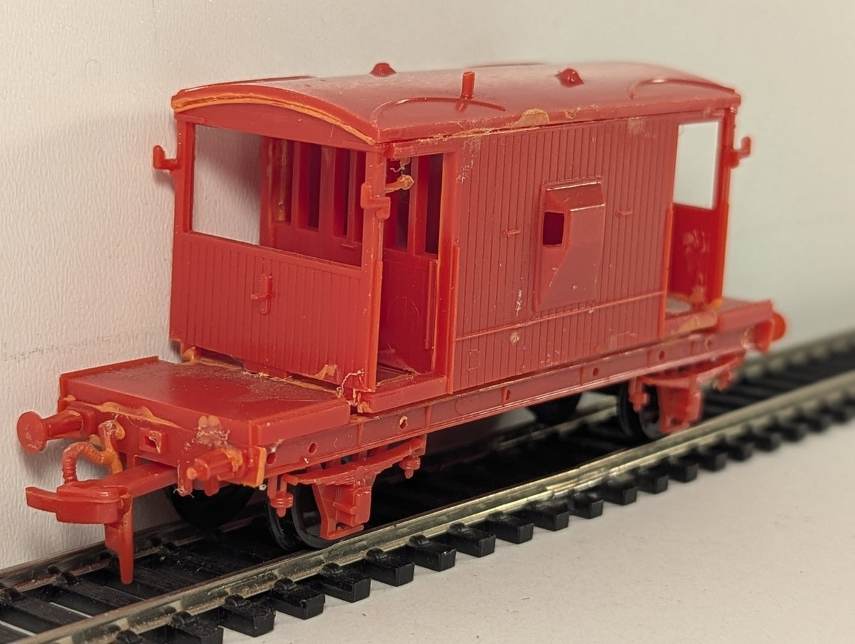Airfix OO Gauge LMS 20 Ton Brake Van Unpainted Red