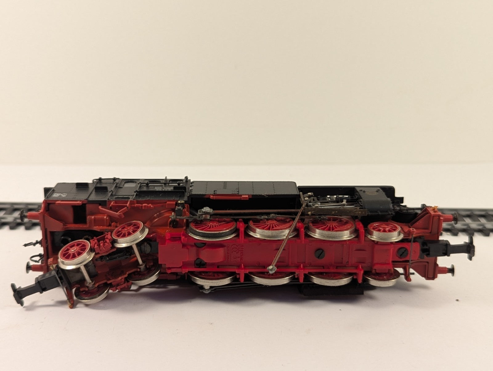 Rivarossi HO Gauge DB BR 77 122 Tank Locomotive Poor Runner