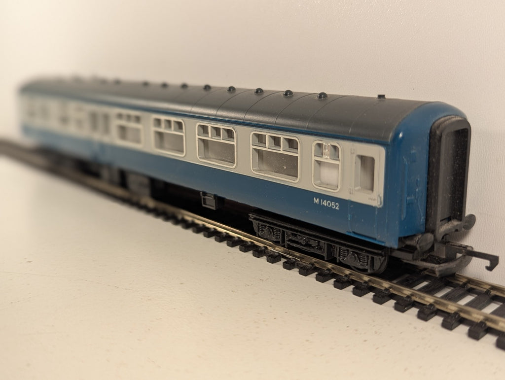 Hornby OO Gauge BR Mk1 BSK Brake Second Corridor Passenger Coach M14052