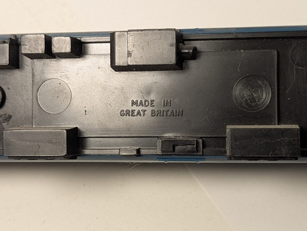 Hornby OO Gauge BR Mk2 Coach Passenger Coach M5120 BR Blue & Grey R422
