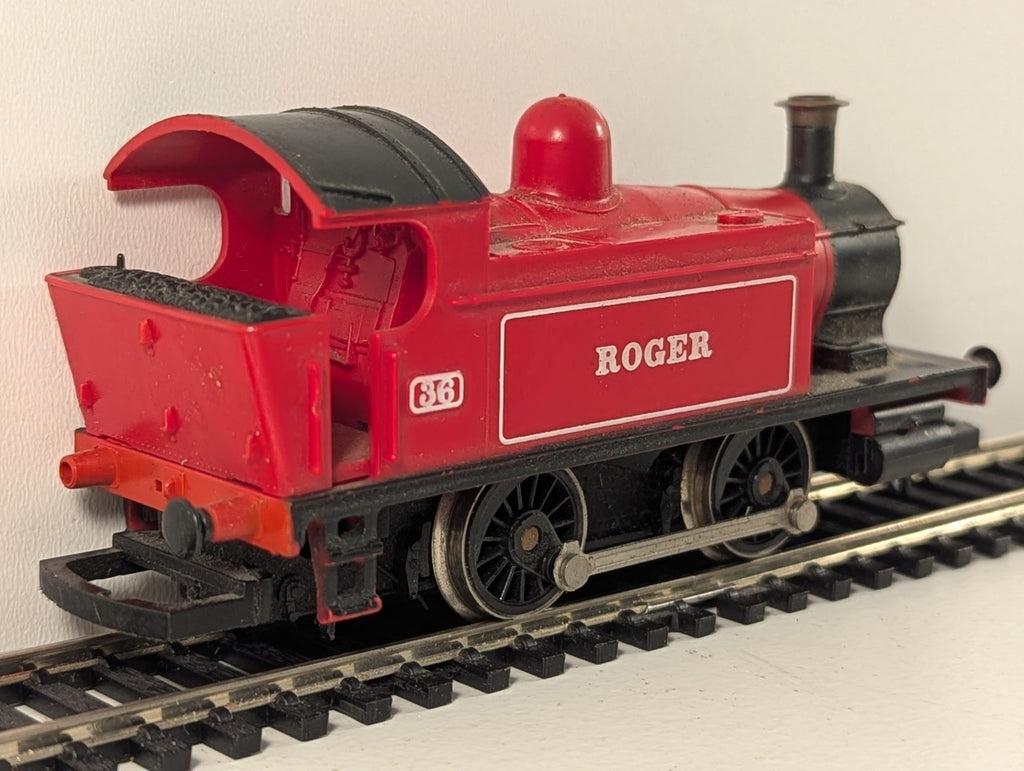 Hornby R336 OO Gauge Holden 101 Class "Roger" Red 36 Locomotive