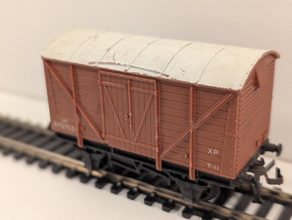 Hornby Dublo OO Gauge Ventilated Van – Wagon No. B757051