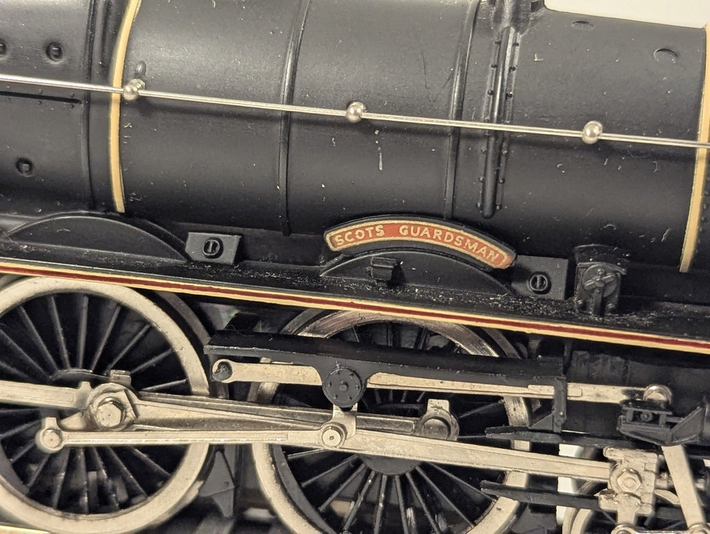 Mainline OO Gauge Rebuilt Scot Class 'Scots Guardsman' Steam Locomotive 6115