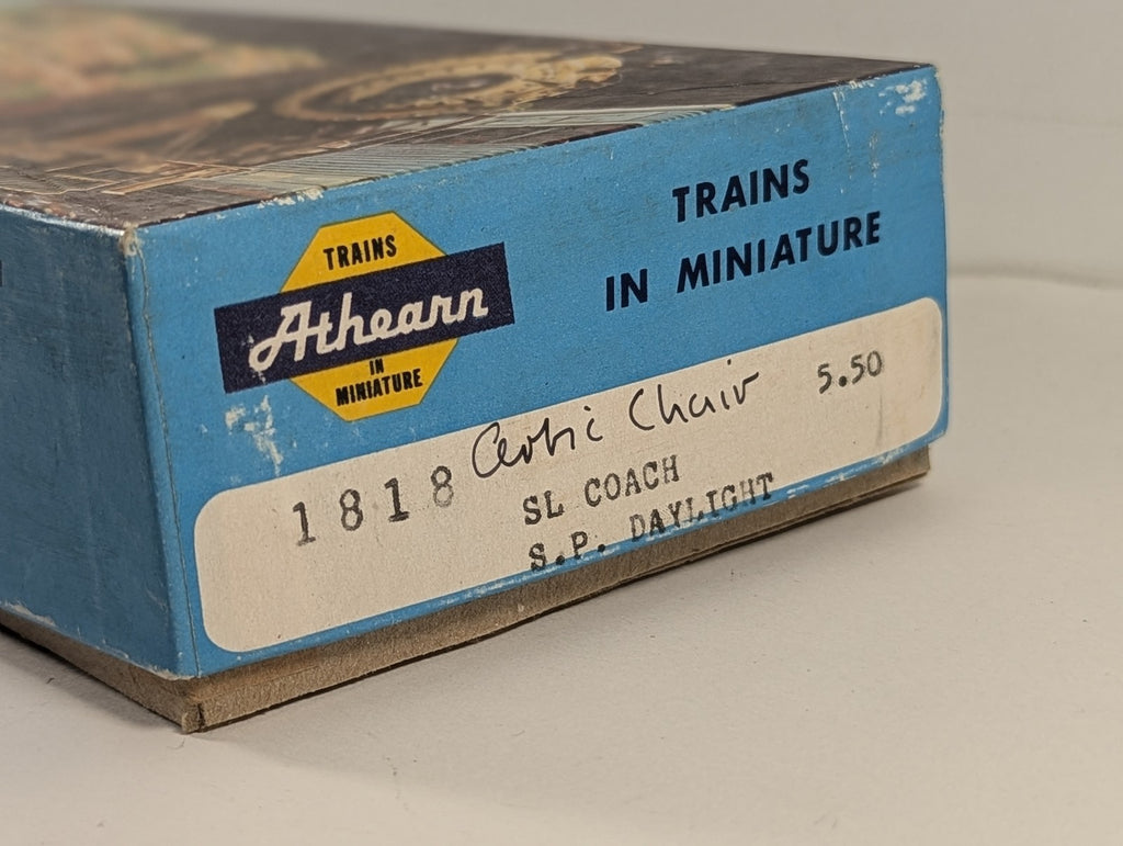 Athearn HO Scale Southern Pacific Daylight Chair Car Passenger Car SP 2424 1818