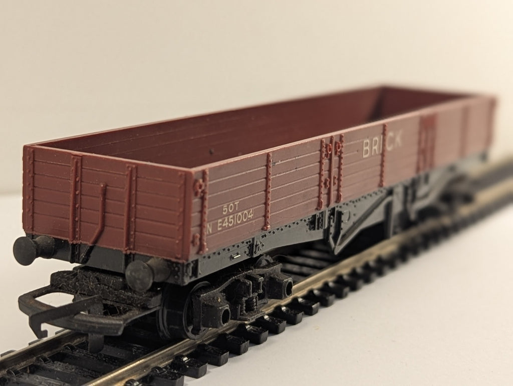Tri-ang OO Gauge R219 50T Bogie Brick Wagon E451004
