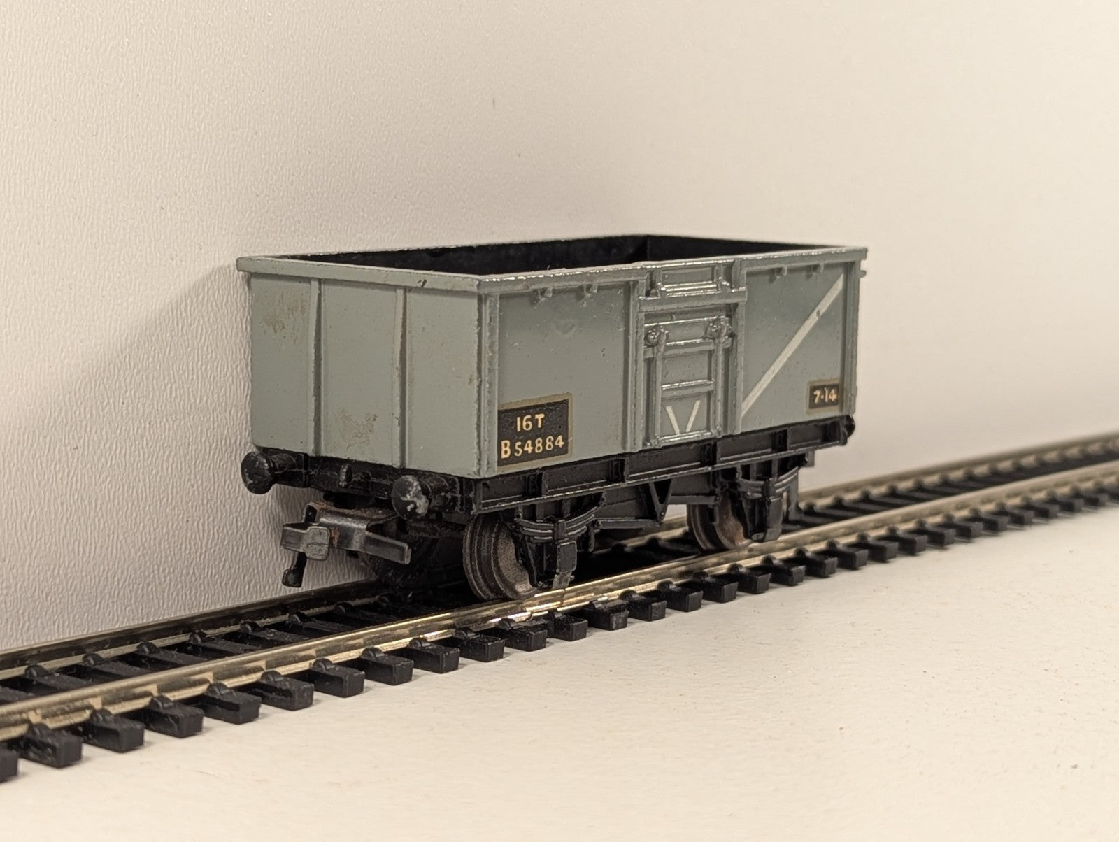 Hornby Dublo 32056 OO Gauge Grey BR 16 Ton Mineral Wagon - Boxed