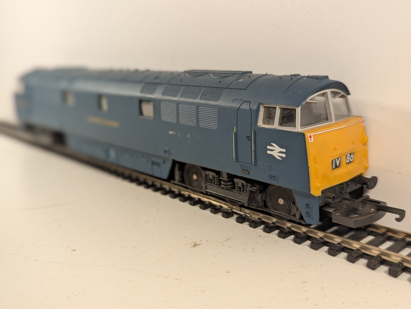Lima OO Gauge Class 52 Western Renown Diesel Locomotive D1071 BR Blue