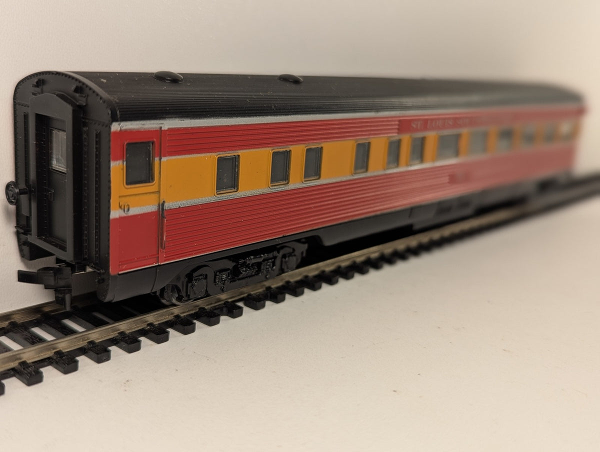 Athearn HO Scale Streamlined Observation Car Passenger Coach 950