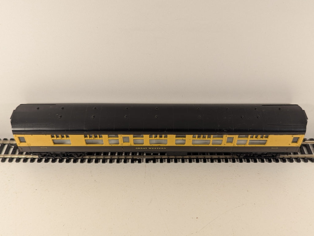 Tri-ang R743 OO Gauge GWR Composite Coach