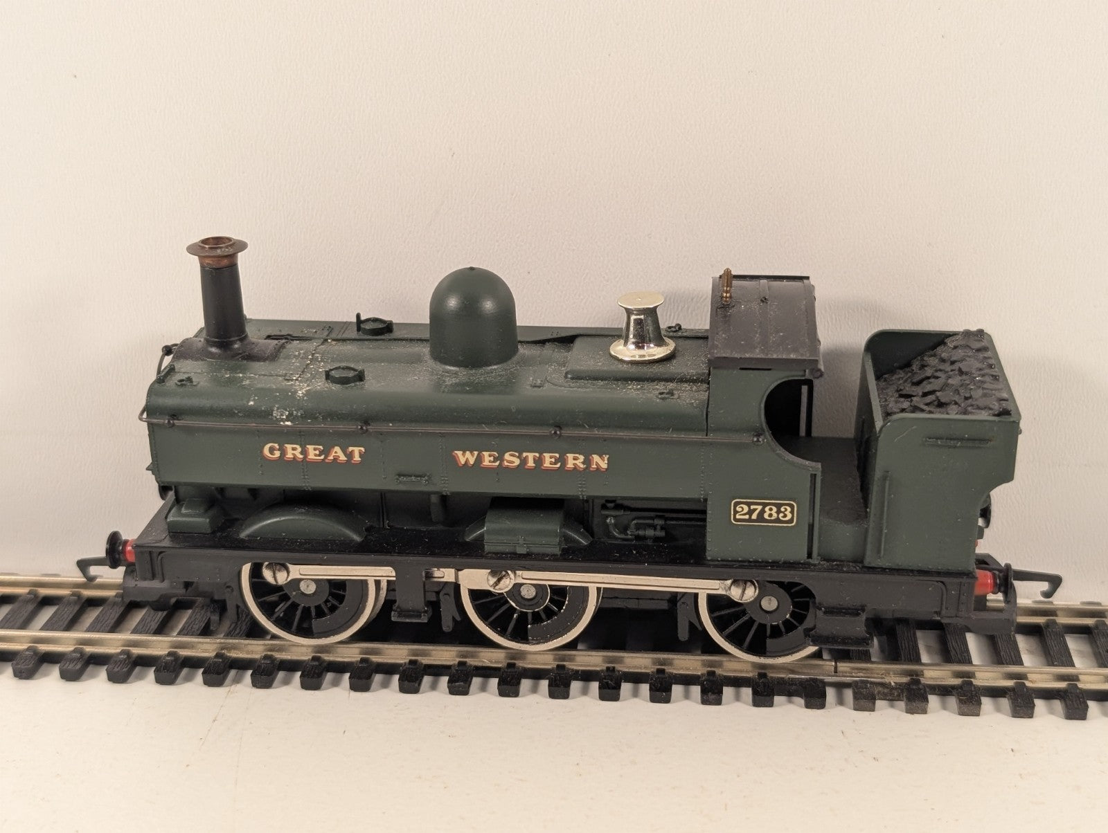 Hornby R760A OO Gauge GWR 2721 Class 0-6-0 Pannier Tank GWR Green