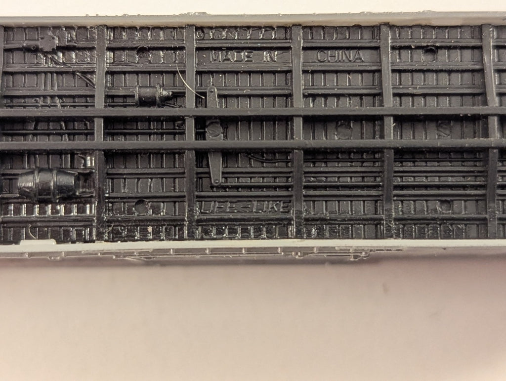 Life-Like N Gauge Southern Pacific Overnights 40ft Boxcar