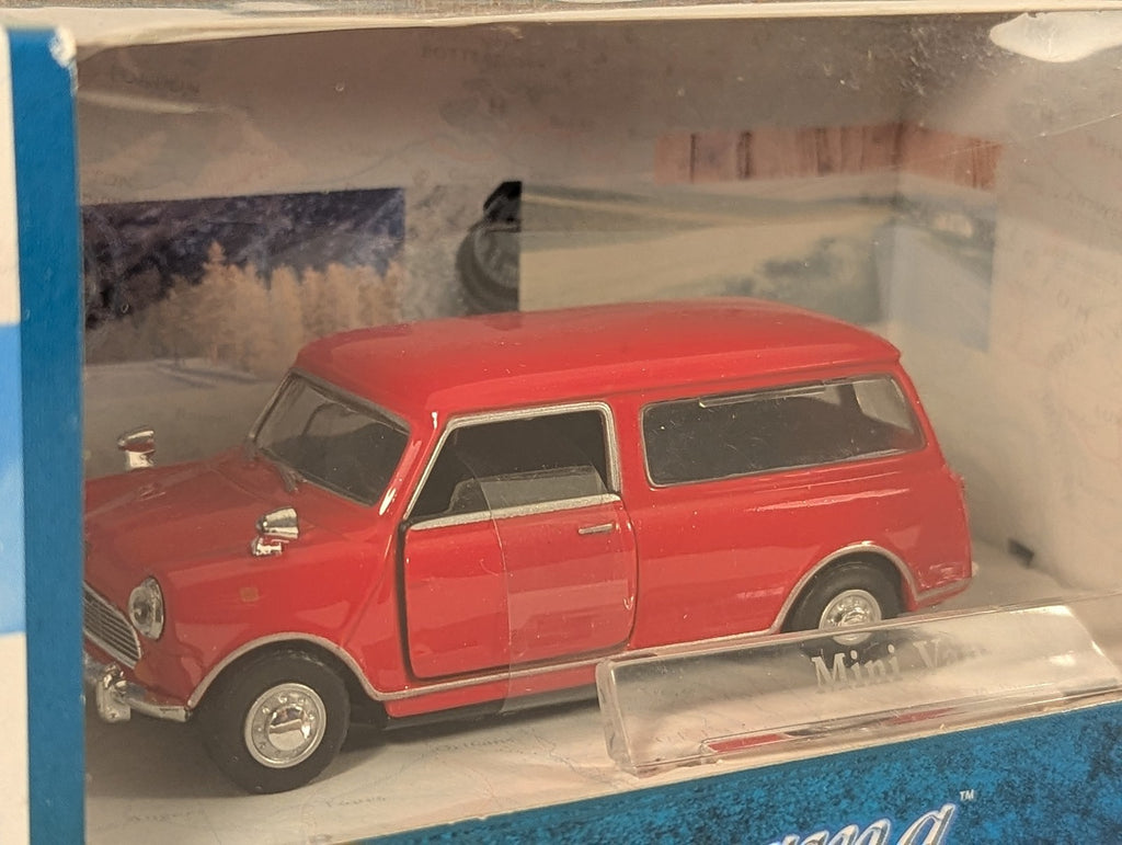 Cararama 1:43 Mini Van Die-cast Model Vehicle Red