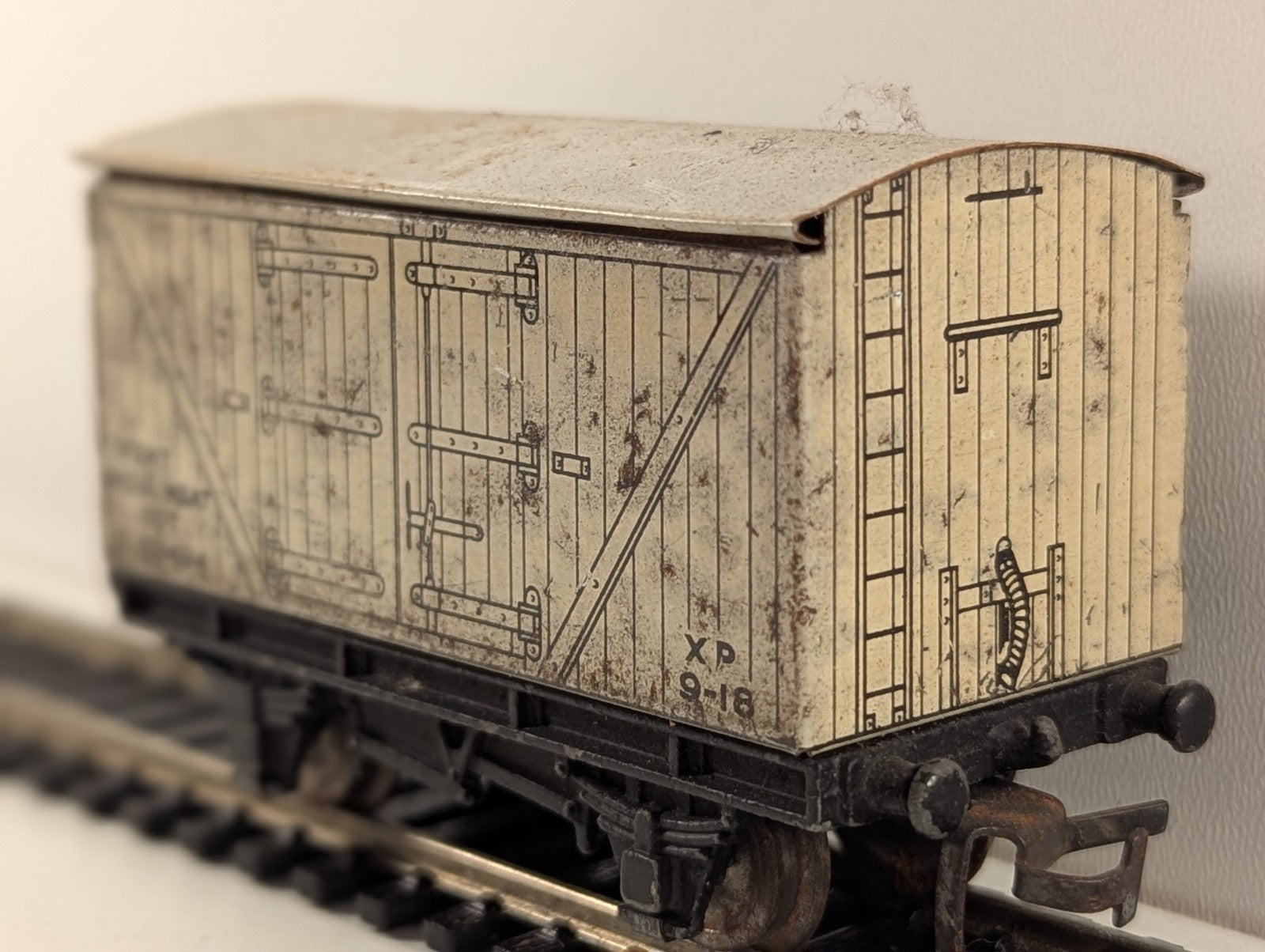 Hornby Dublo 10 Ton Insulated Meat Van Tinplate OO Gauge