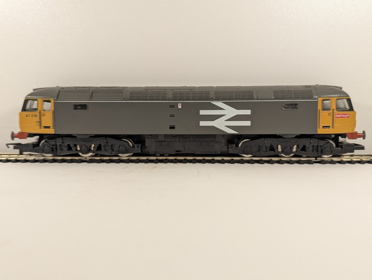 Hornby OO Gauge Class 47 Diesel Locomotive 47378 BR Railfreight Grey R319