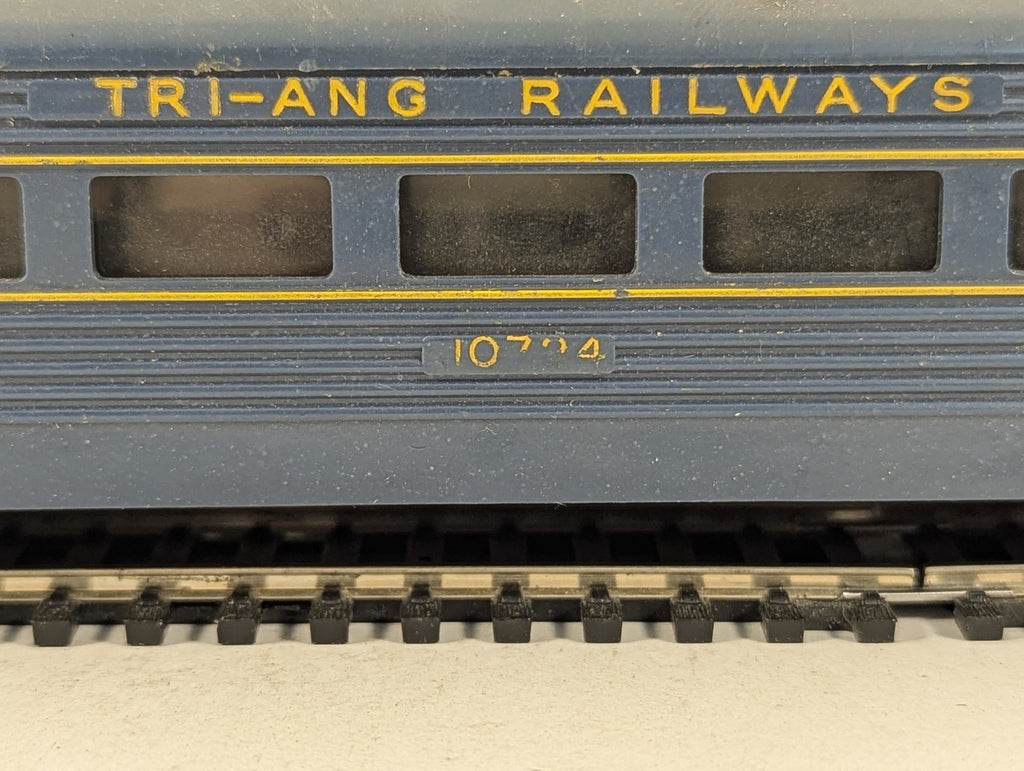 Tri-ang OO Gauge Transcontinental Passenger Coach 10724 finished in BR Blue / Bl