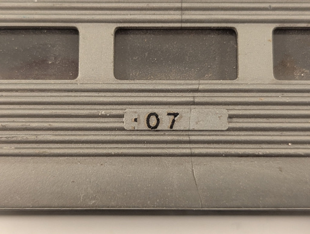 Tri-ang R25 OO Gauge Transcontinental Series Passenger Coach - Damaged decals