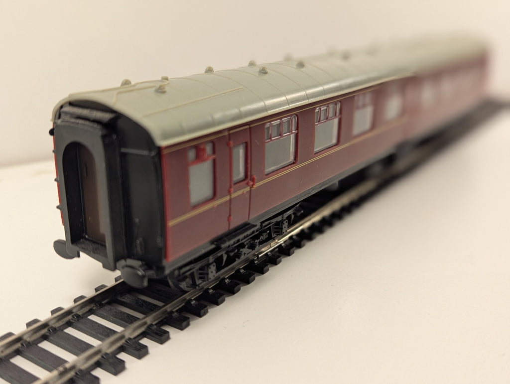 Your Model Railway Village Coach Maroon OO Gauge
