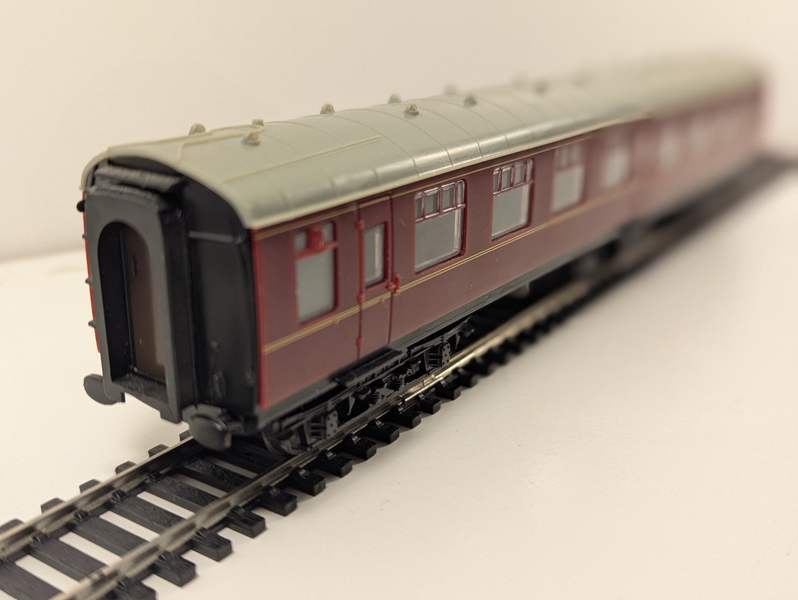 Your Model Railway Village Coach Maroon OO Gauge