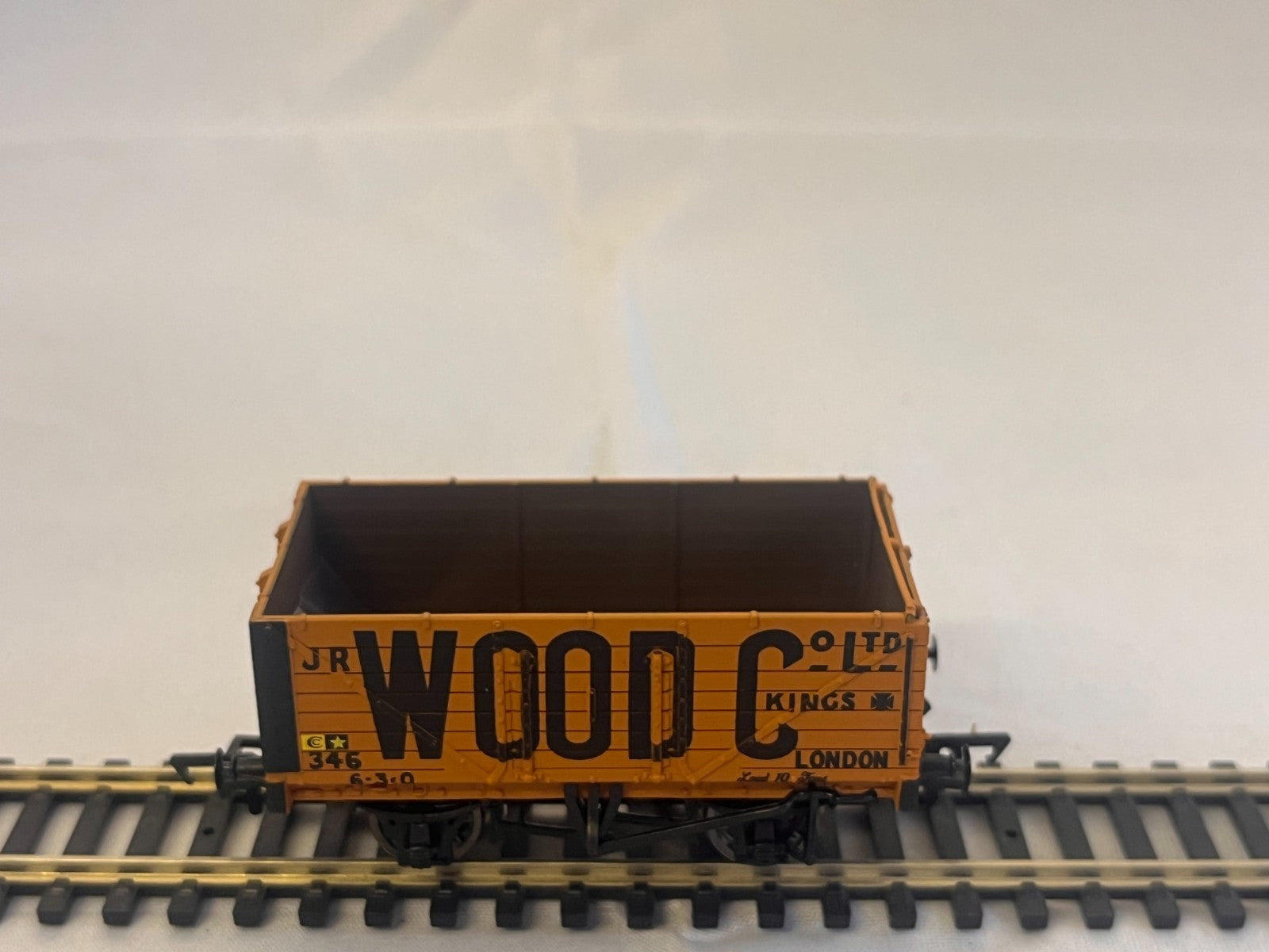 Bachmann Branchline OO Gauge J.R. Wood & Co Ltd 5 Plank Wagon