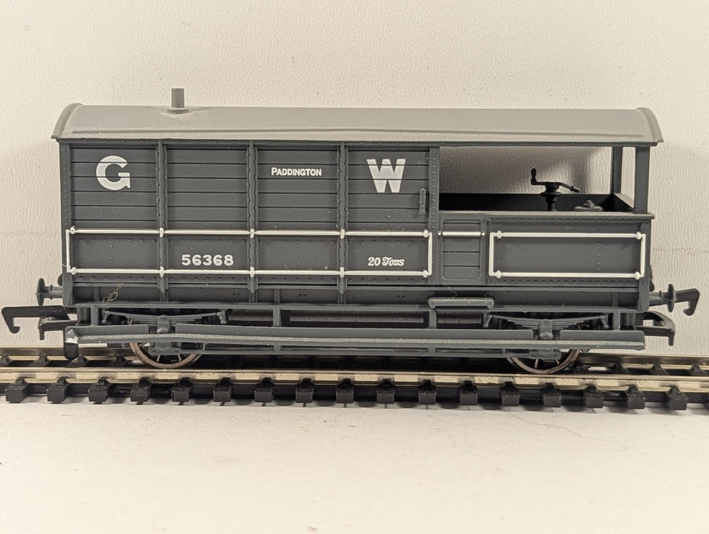 Hornby OO Gauge GWR Brake Van 56368 GWR Grey R.402