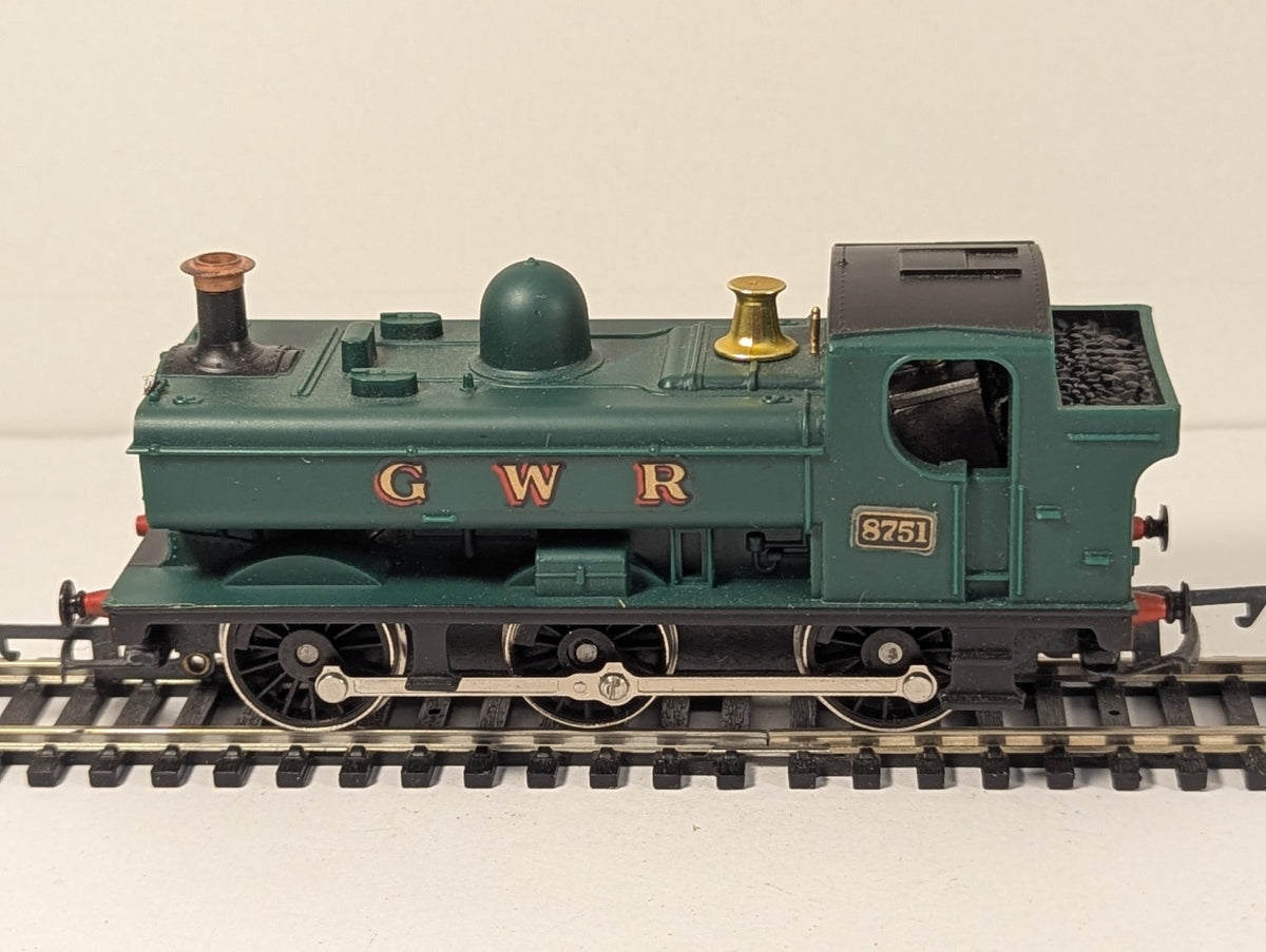 Hornby OO Gauge GWR 57XX Pannier Tank No. 8751 Green – Poor Runner