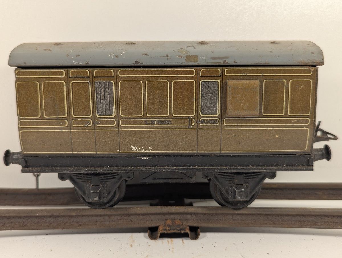 Hornby O Gauge No. 1 Passenger Brake Van Passenger Coach LNER Teak