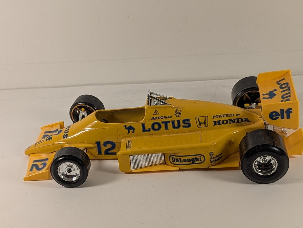 Bburago 1:24 Lotus Honda 99T Die-cast Model Car 12 Camel Yellow
