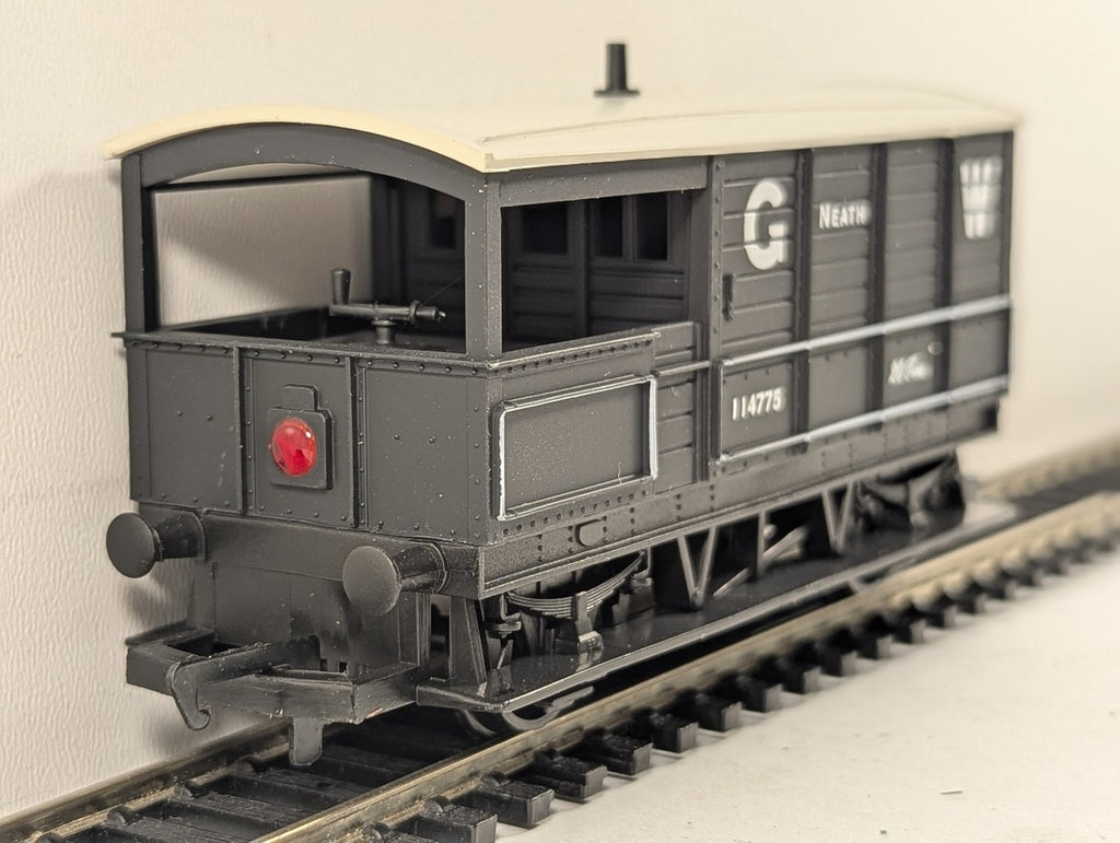Bachmann OO Gauge 20 Ton Toad Brake Van 114775 GWR Dark Grey 33-301A
