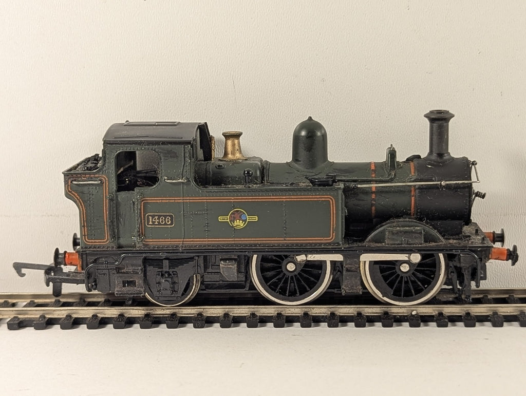 Airfix OO Gauge GWR 1400 Class 0-4-2T Steam Locomotive 1466 BR Lined Green