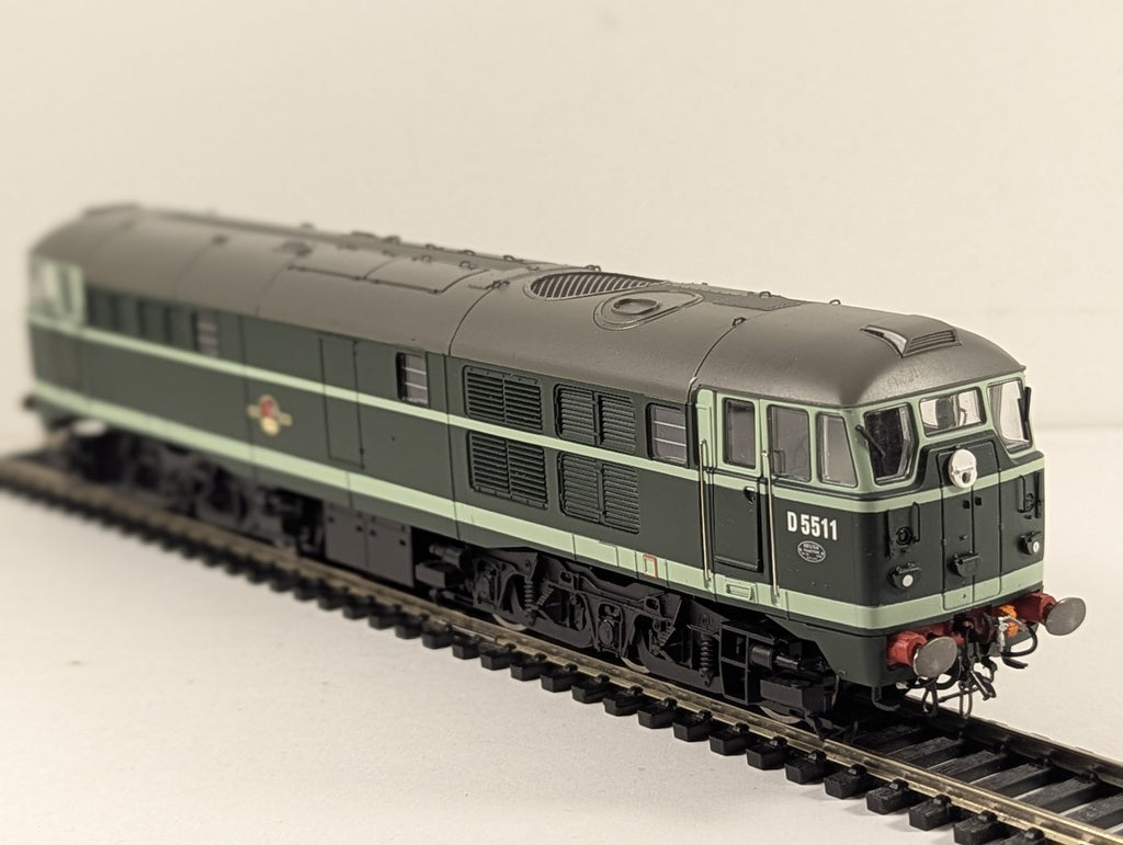 Hornby R2420A OO Gauge Class 31 Diesel Locomotive D5511 BR Two-Tone Green