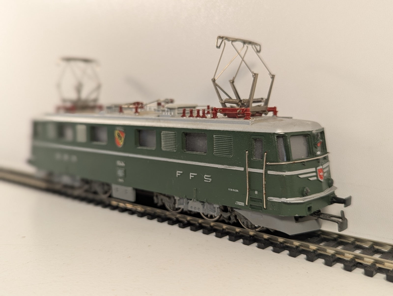 Märklin 3050 H0 Gauge SBB Re 4/4 Electric Locomotive Green - Boxed