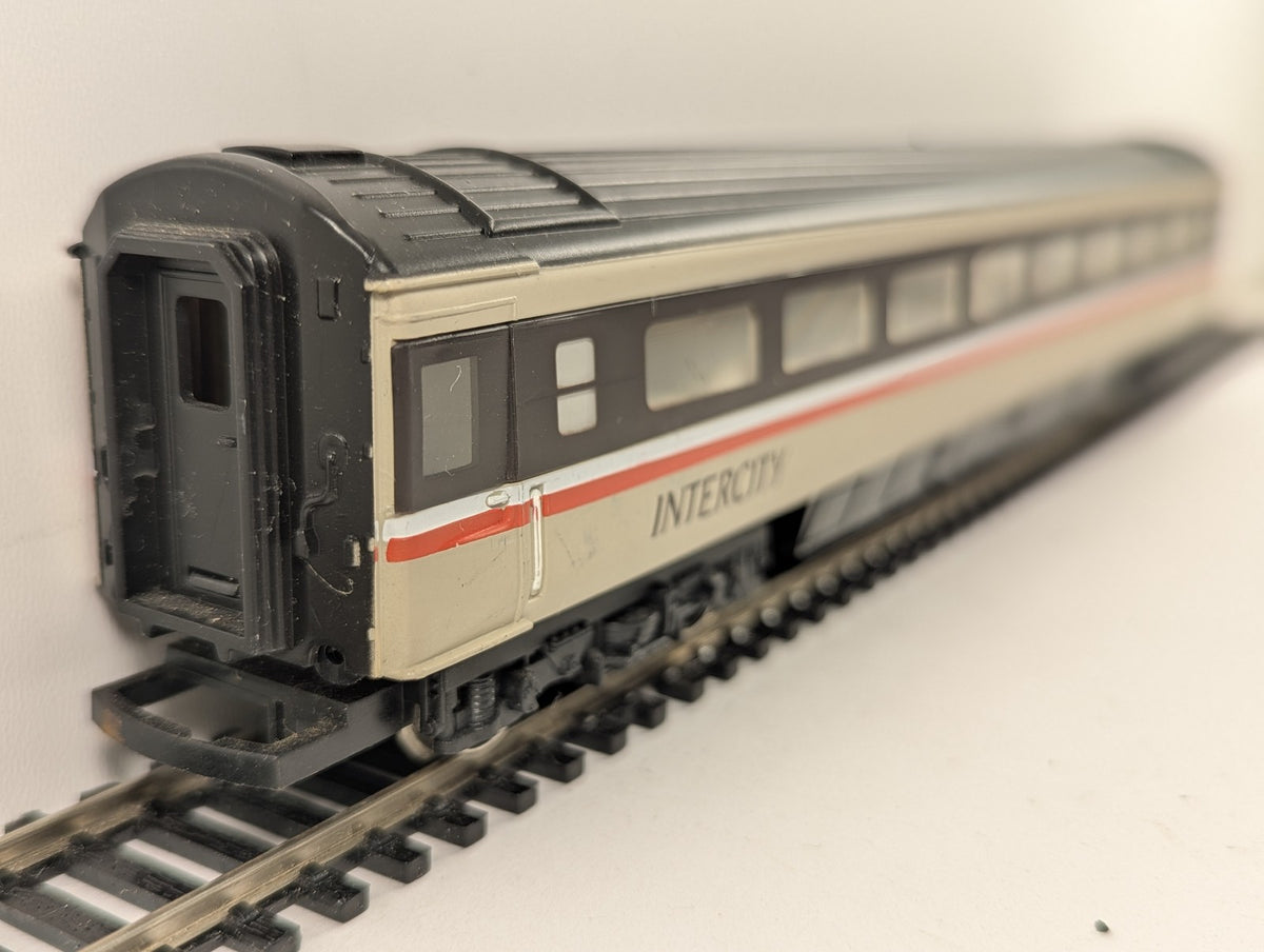 Hornby OO Gauge BR Mk3 Tourist Standard Coach Passenger Coach 42