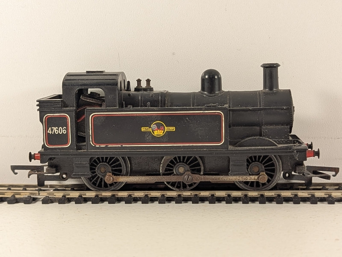 Tri-ang OO Gauge Class 3F Jinty 0-6-0T Locomotive 47606 BR Black (Early Emblem)