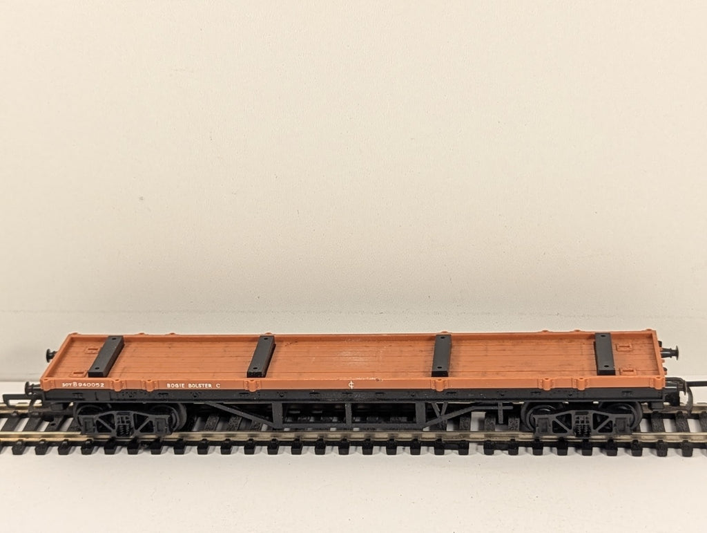 Hornby BR Brown 30 Ton Bogie Bolster C Wagon B940